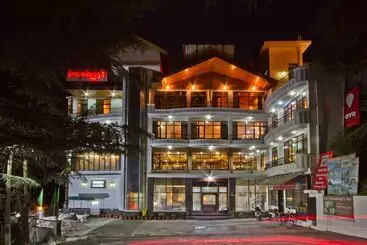 هتل Broadways Inn