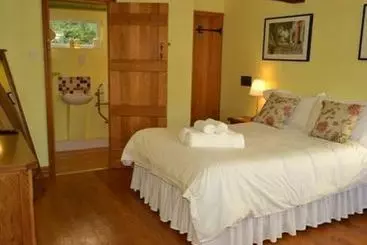 Wisteria Cottage B&b