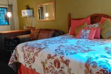 Отель Black Forest Lodge