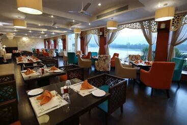 호텔 Ganga Kinare A Riverside Boutique Resort, Rishikesh