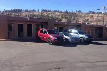 فندق على الطريق Snow Peak Inn