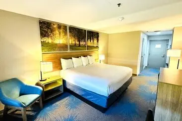 Hotelli Days Inn & Suites By Wyndham Wynne