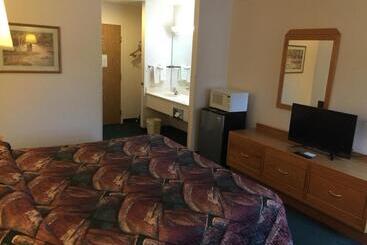 Otel Economy Inn & Suites