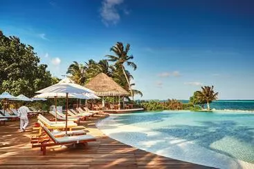 هتل Lux South Ari Atoll Resort & Villas