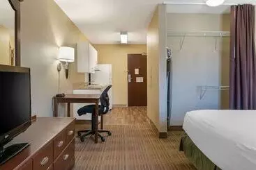 Апарт-отель Extended Stay America Suites  Detroit  Metropolitan Airport