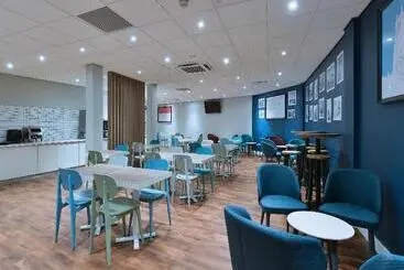 هتل Travelodge Bristol Central Mitchell Lane
