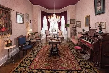 The Steamboat House Bed & Breakfast