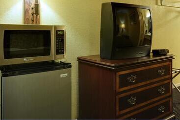 Hotel Americas Best Value Inn Comanche