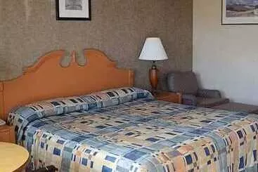 汽车旅馆  Gateway Inn Fairfield