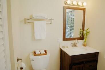 فندق Coconut Palm Inn