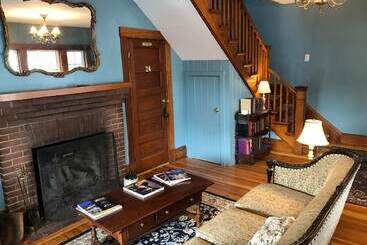 فندق Abalonia Inn