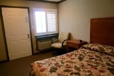 Отель Deluxe Inn Redwood City