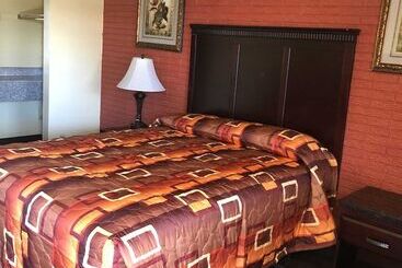 مُتل Economy Inn