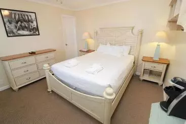 فندق على الطريق Fin  N Feather Waterside Inn By Kees Vacations