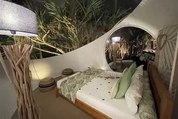 هتل Bubble Lodge