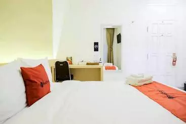 Hotel Reddoorz Plus Syariah Near Museum Lampung