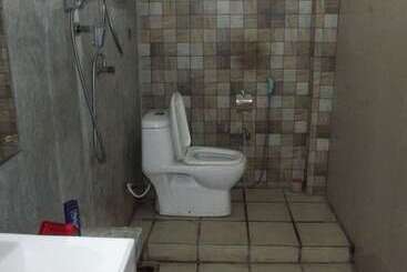 بنسيون We Ceylon Inn