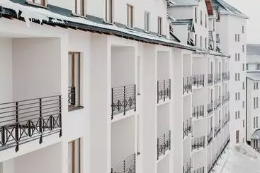 Sky Cabin Apartments