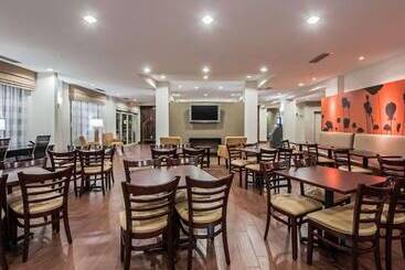 בית מלון כפרי Sleep Inn & Suites Elk City