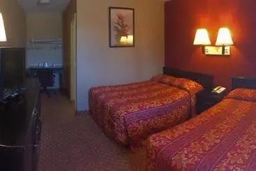 Отель Hilltop Inn & Suites