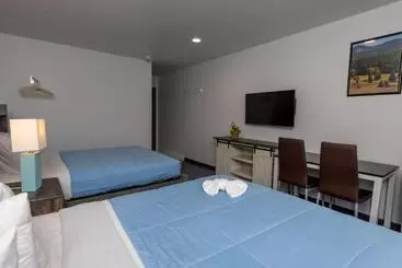 酒店 Riverwalk Inn