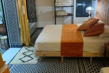 تختخواب و صبحانه Riad Dar Alma Fes