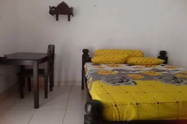 Hotel Oyo 90810 Ravaya Homestay