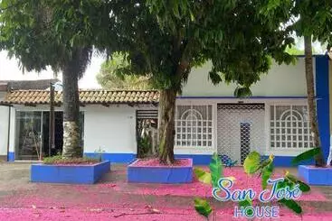 Pension San José House