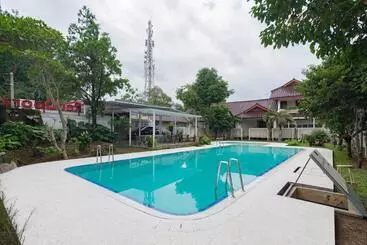 ホテル Reddoorz Plus @ Pakuan Residence Tajur