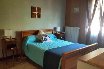 ベッドアンドブレックファースト Le Clos Du Cèdre