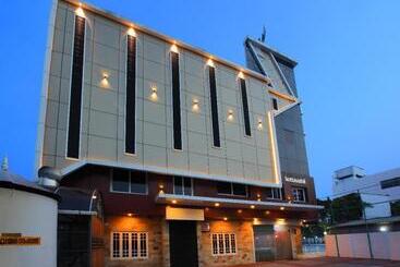 Hotel Kottavathil