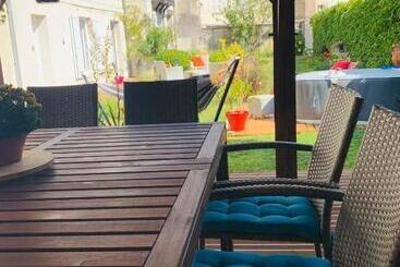 פנסיון Les Tourterelles