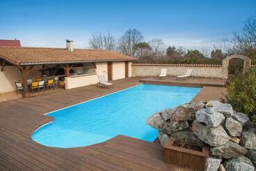 Pension La Madeleine De Jaillans