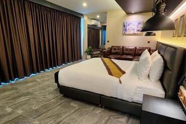 هتل The Room Boutique