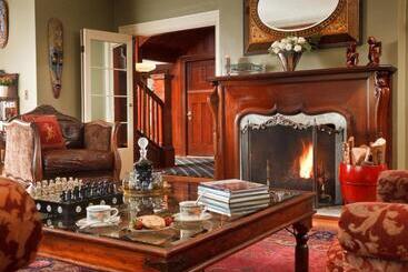 민박 Abbeymoore Manor