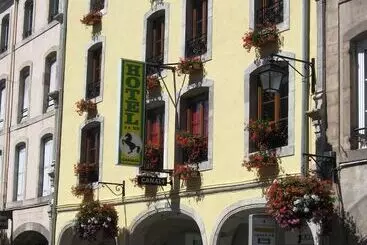 هتل Hôtel Du Cheval De Bronze