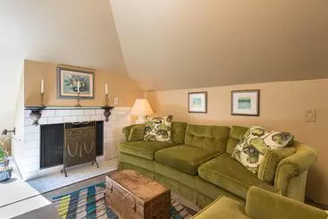 בית מלון כפרי English Bay Inn Bed And Breakfast