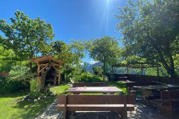 膳宿费 Ursulas Idyll