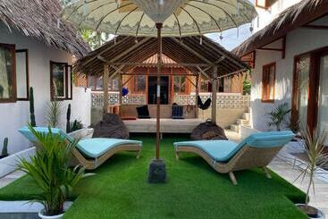 Pension Hideaway Batukaras