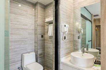 Suoxing Hotel Longxian Passenger Bus Station