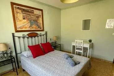 Hostel Habitaciones En Gandia A 5 Min Del Centro Histórico