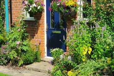 Bed and Breakfast The Lodge Stanwell