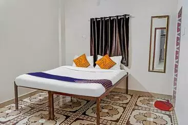 Hotel Vaccinated Staff  Oyo Flagship 79211  Shivam