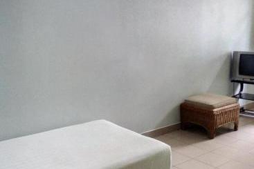 فندق Century  Inanam