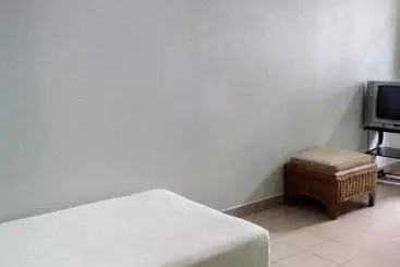 فندق Century Inanam