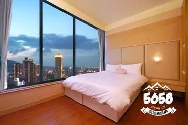 Отель Uptown 85 Service Apartment