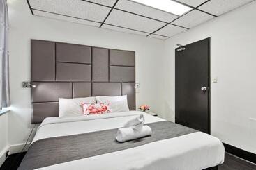 فندق على الطريق Cosmo On Bank