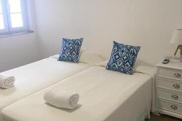 펜션 Retromovement House