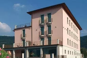 Отель International