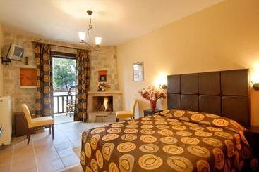 בית מלון כפרי Mikri Arktos